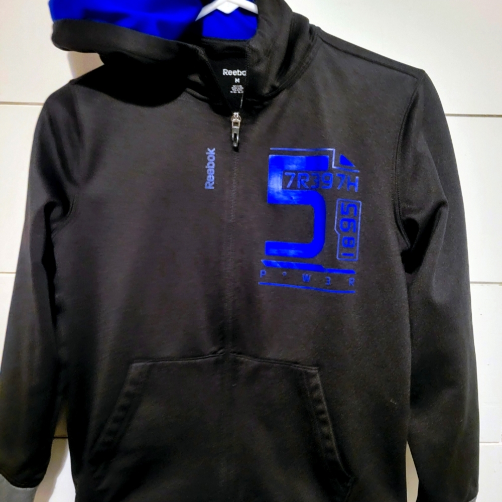 Boys reebok jacket. Size medium 8/10.